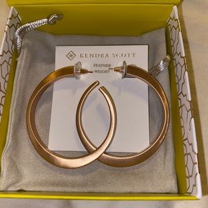 Avi Kendra Scott Earrings